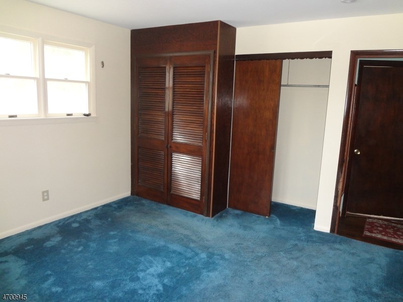 2 Deerpath Rd