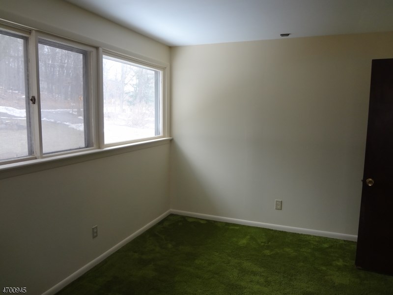 2 Deerpath Rd