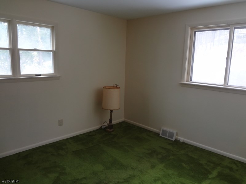 2 Deerpath Rd