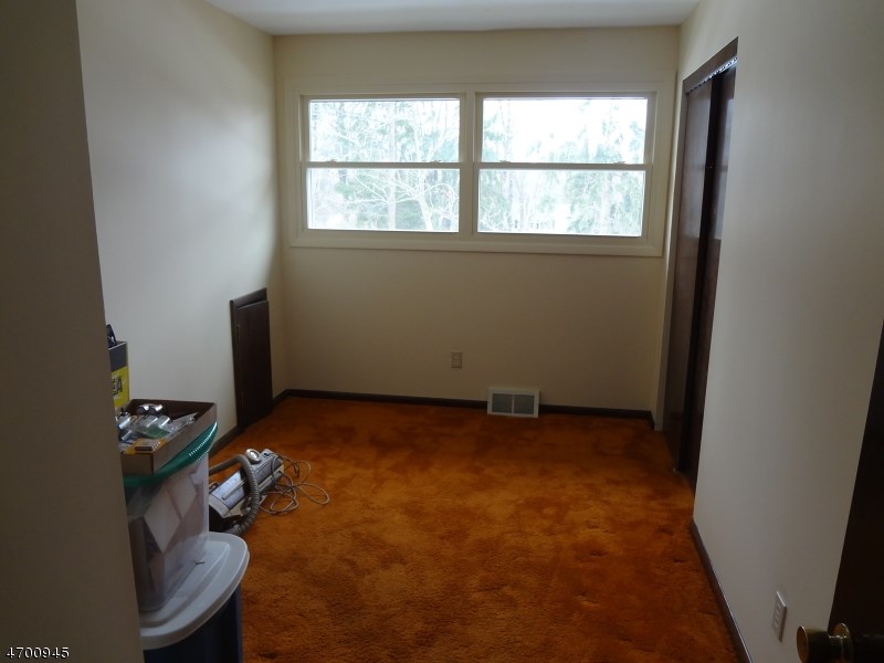 2 Deerpath Rd