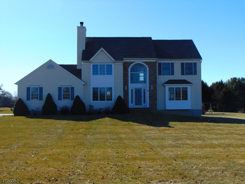 34 Falcon Way