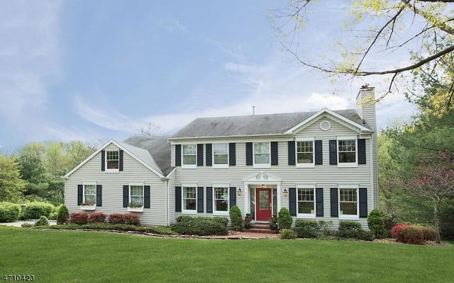 27 Eisenhower Dr