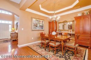 16 Riviera Dr