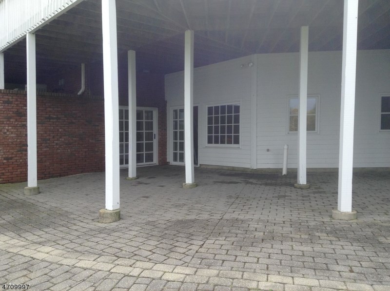 11 Eckles Dr