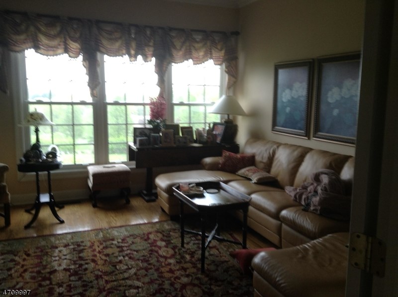 11 Eckles Dr