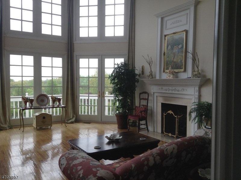 11 Eckles Dr