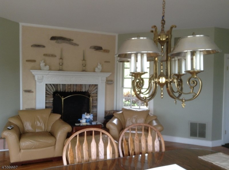 11 Eckles Dr