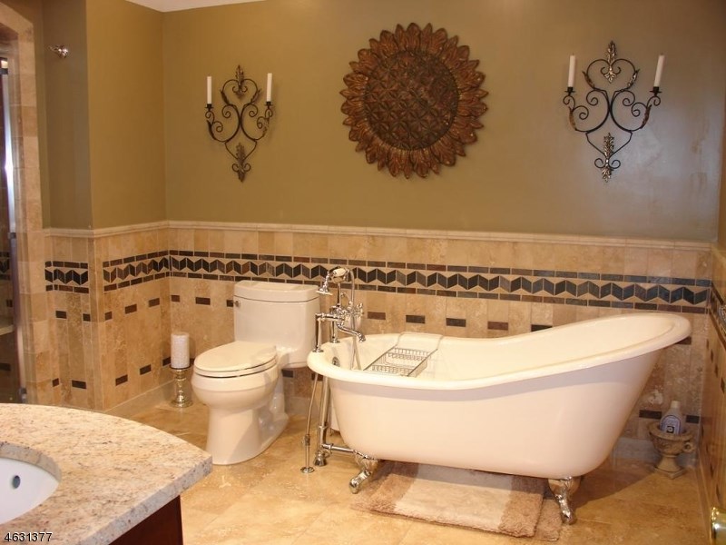 For Sale: 7 Hunters Cir Lebanon, NJ 08833