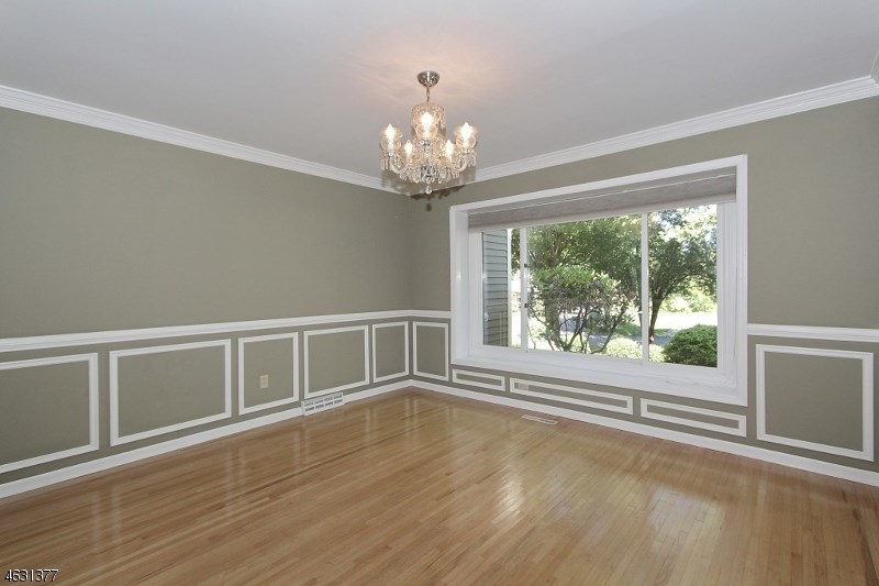 For Sale: 7 Hunters Cir Lebanon, NJ 08833