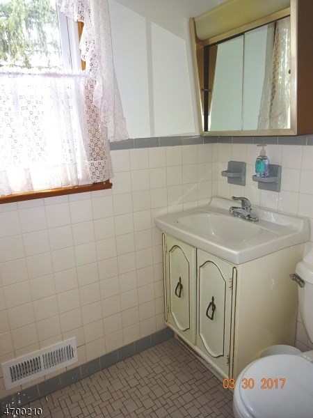 414 White Ave