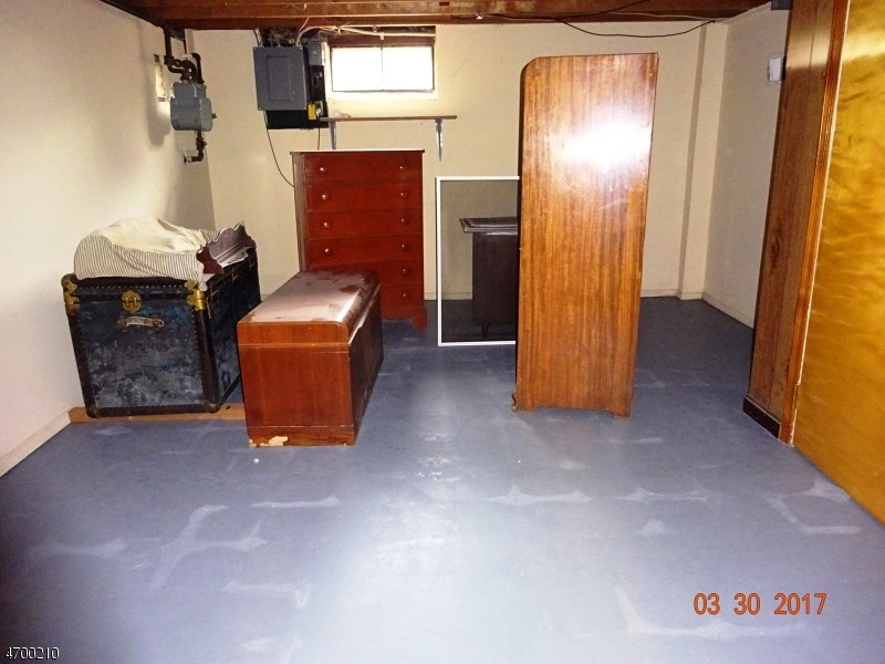 414 White Ave