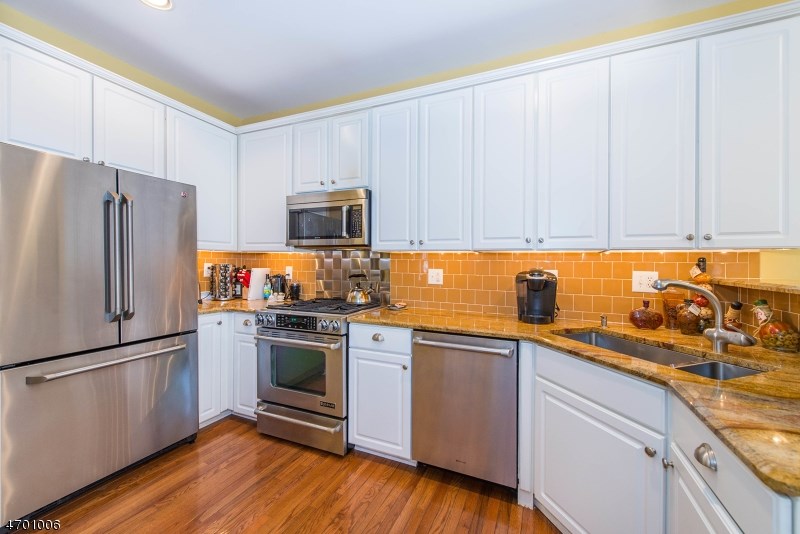 9 Redwood Rd