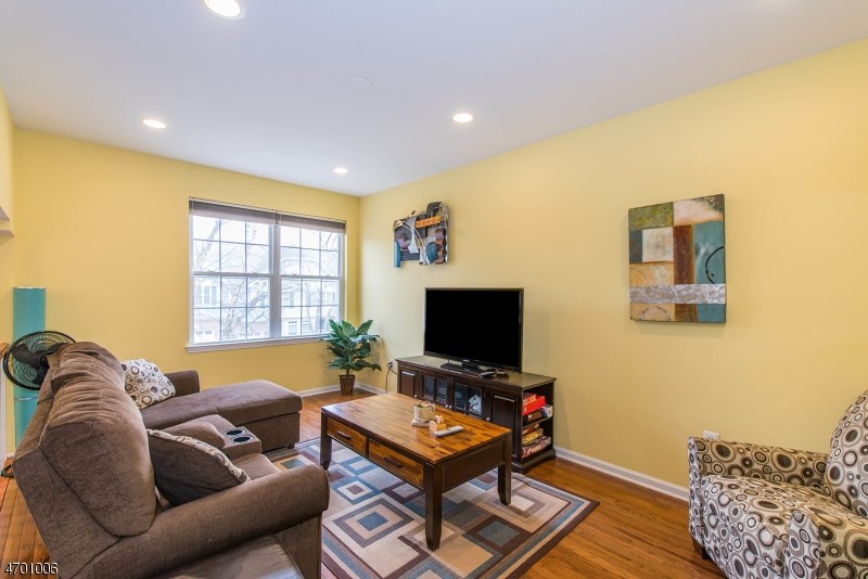 9 Redwood Rd