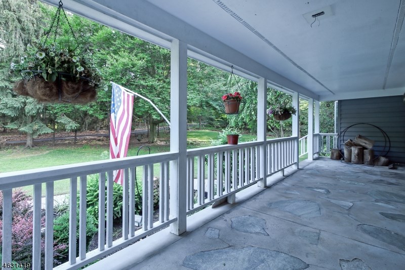 813 Miller Ln Martinsville, NJ 08836