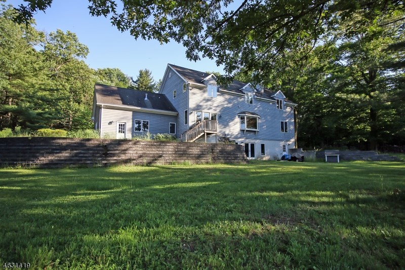 813 Miller Ln Martinsville, NJ 08836