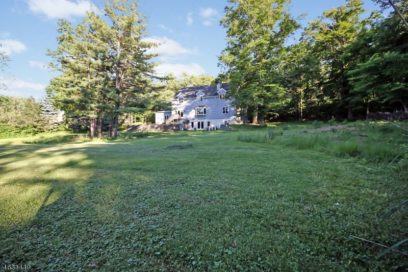 813 Miller Ln Martinsville, NJ 08836