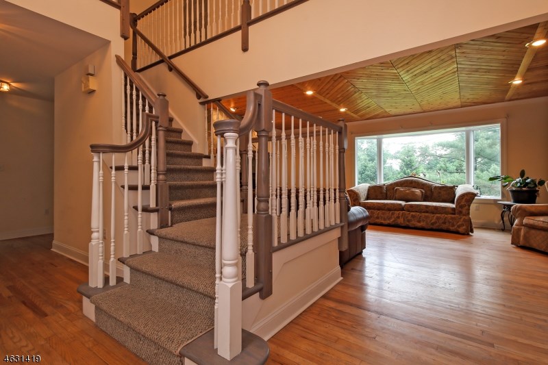 813 Miller Ln Martinsville, NJ 08836