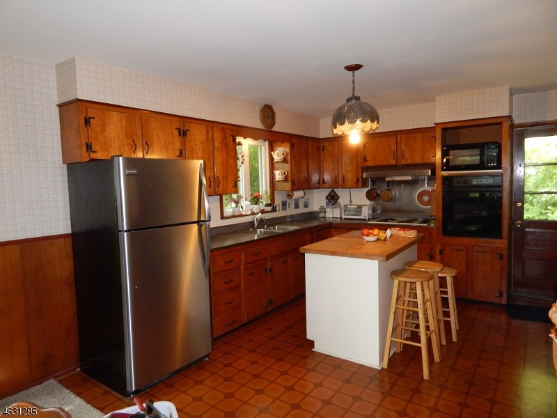 For Sale: 79 E Mountain Rd Hillsborough, NJ 08844