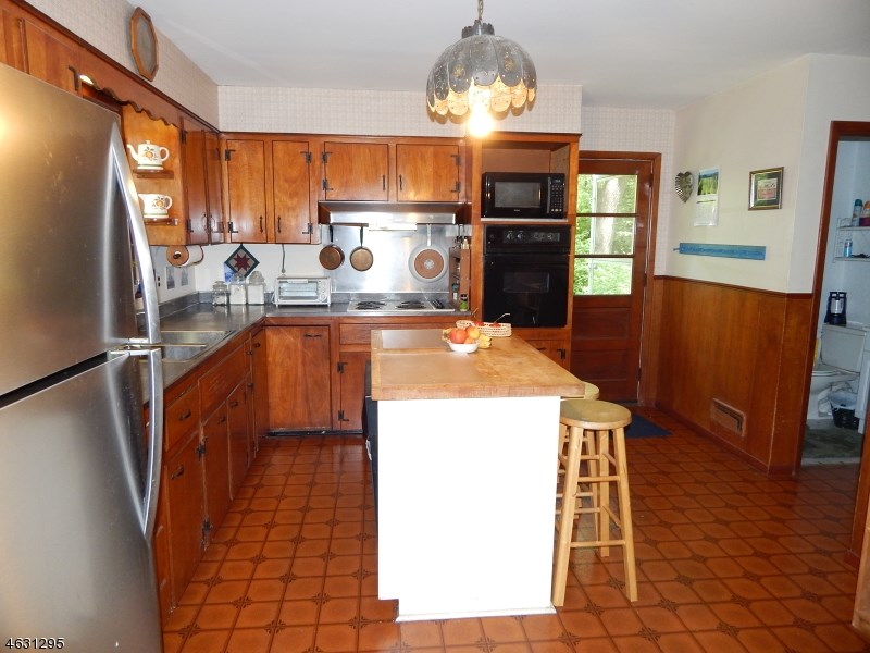 For Sale: 79 E Mountain Rd Hillsborough, NJ 08844