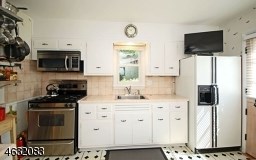 For Sale: 14 New St Middlesex, NJ 08846