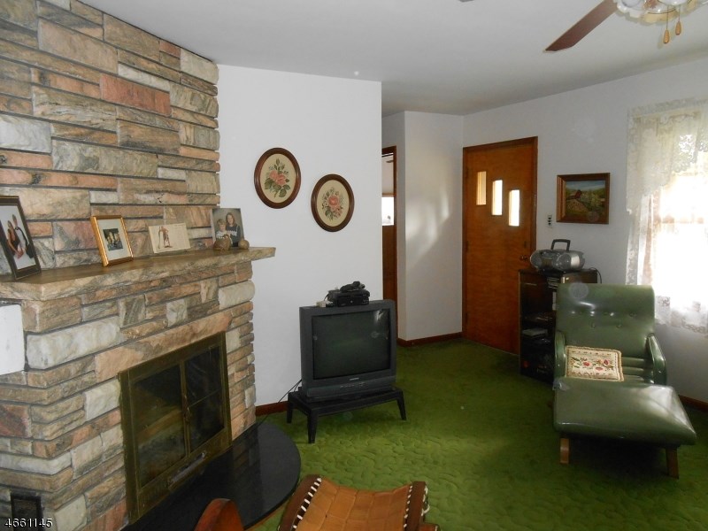 546 Ellis Rd