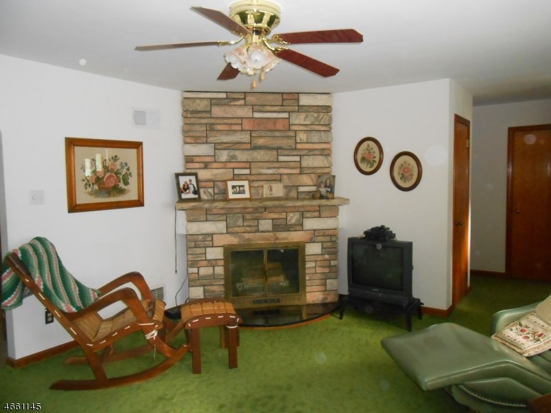 546 Ellis Rd