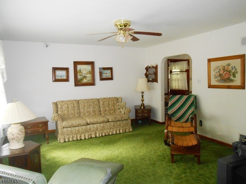546 Ellis Rd