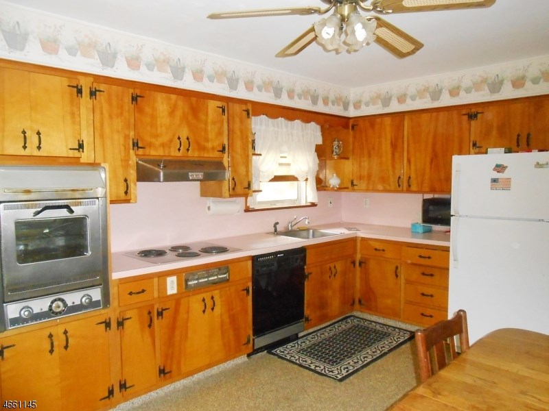 546 Ellis Rd