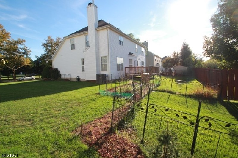 114 Hollywood Ave