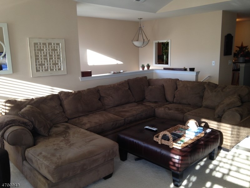 251 Dorset Ct