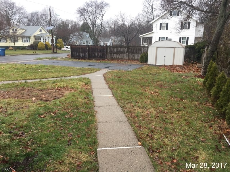 15 Gramercy Gdns ## a