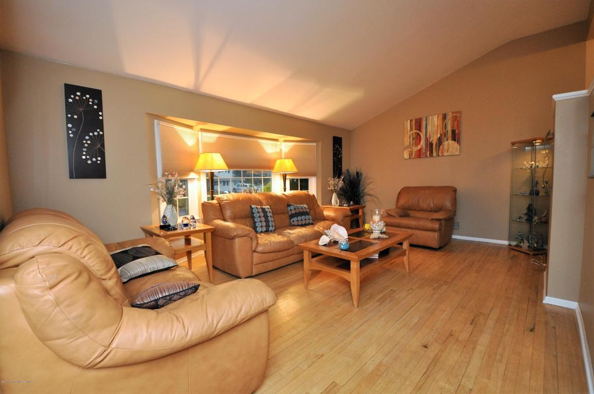 23 Arvin Rd