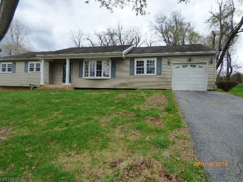 For Sale: 24 Powderhorn Dr Phillipsburg, NJ 08865