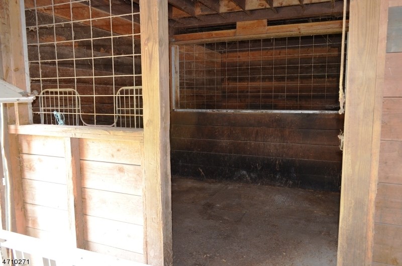 20 Locktown School Rd