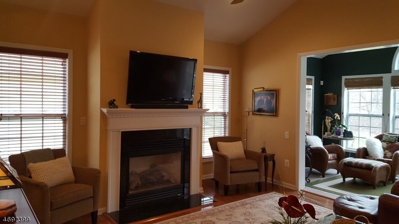 23 Renaissance Blvd