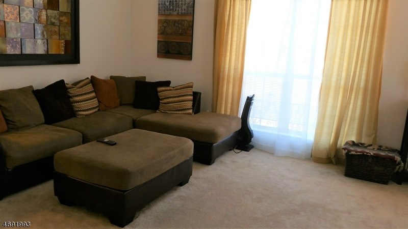 8 Mariano Ct