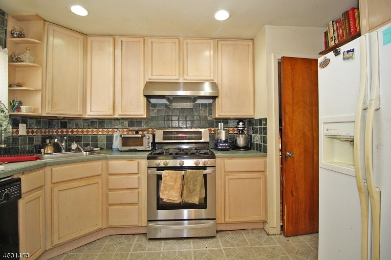 For Sale: 25 High St Somerset, NJ 08873
