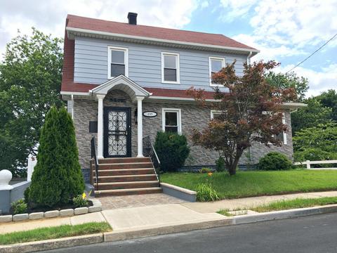 538 Henry St