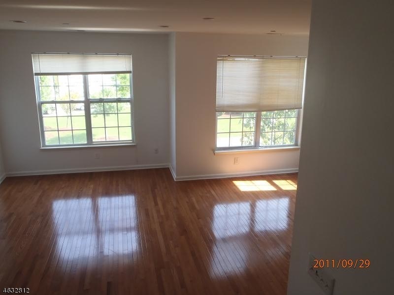 For Sale: 19 Liberty Way South Bound Brook, NJ 08880