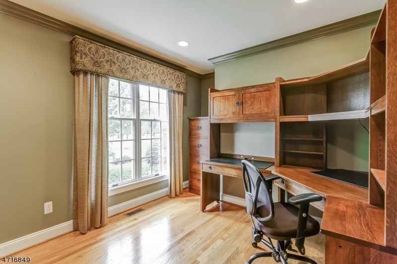 1 Jacobus Ln