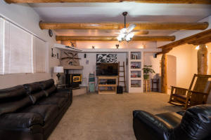 5 Crystal Gardens Ln