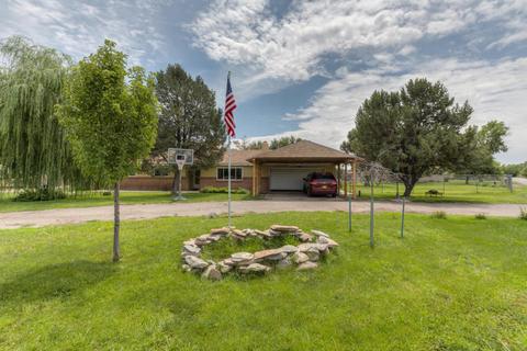 381 Coronado Ln NE
