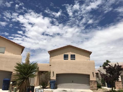 381 Coronado Ln NE
