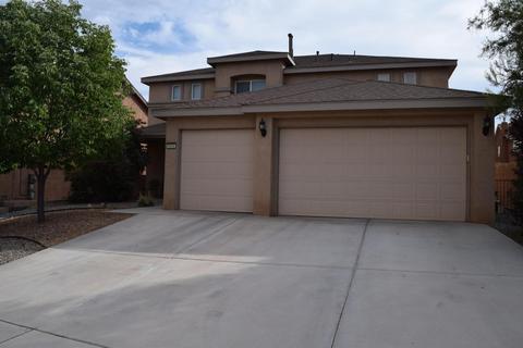 381 Coronado Ln NE