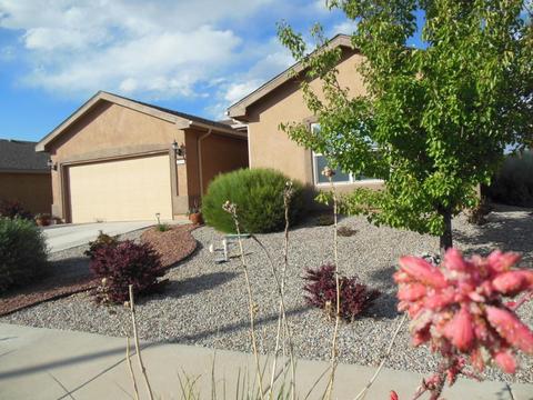 381 Coronado Ln NE