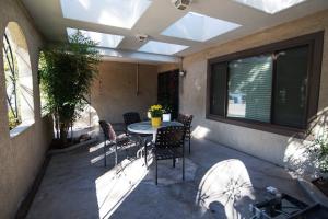 1706 Notre Dame Dr NE
