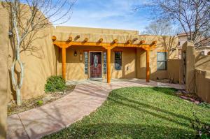 1856 Calle Barbarita NW
