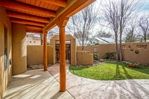 1856 Calle Barbarita NW