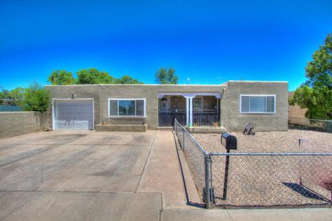 545 Barlane Pl NW