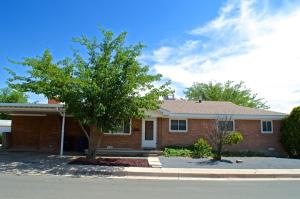 For Sale: 1100 Florida St SE Albuquerque, NM 87108